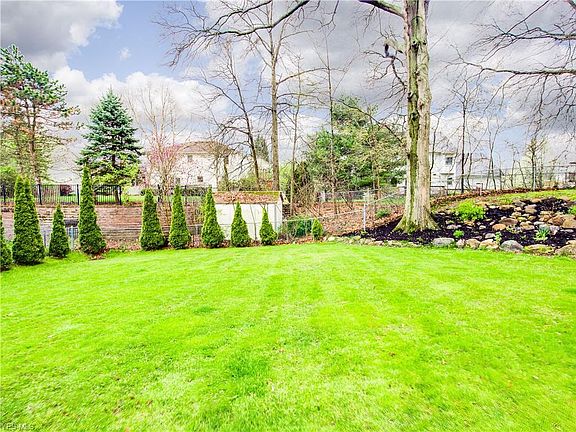 3rd image of 8783 Sherri Dr