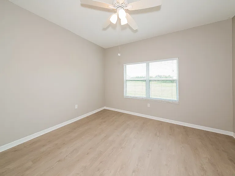 944 Springwood Cir — Photo 8