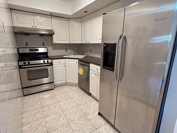 3rd image of 24044 68th Ave #1