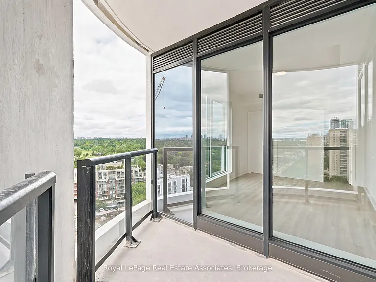 25 Cordova Ave #1812 — Photo 29