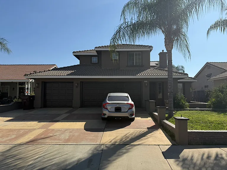 27211 Soprano St — Photo 2