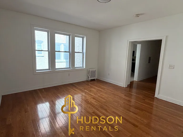 544-546 Bergen Ave #C5 — Photo 2