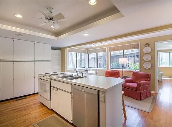 2nd image of 6057 Shady Ln