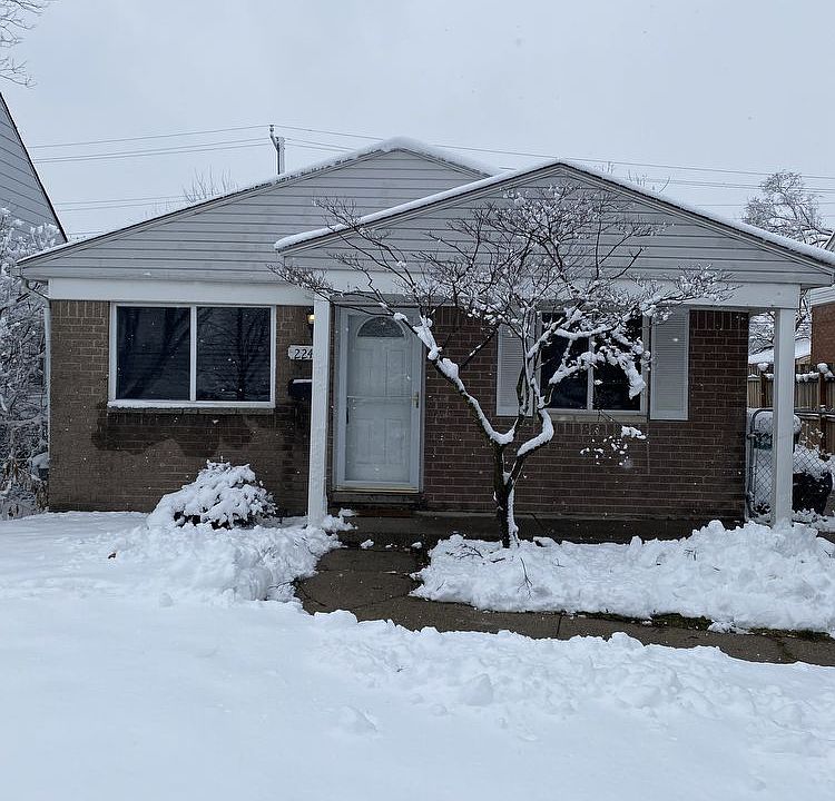 1st image of 22401 Firwood Ave