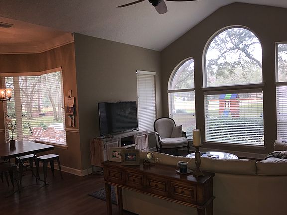 2nd image of 416 Oak Pond Dr
