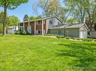 5096 Ten Mile Rd NE, Rockford, MI 49341