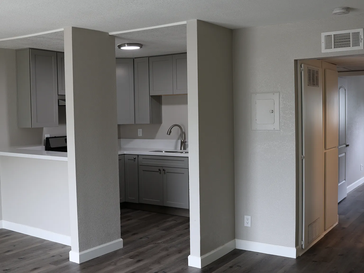 2 bed, 750 sqft, $2,350 — Photo 4