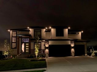 412 SE Ripple Dr, Lees Summit, MO 64063