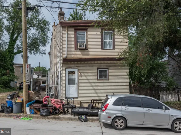 911 N 27th St, Camden, NJ 08105