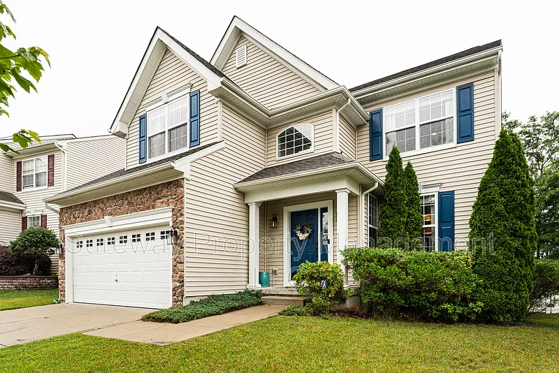 3 bed, 2.5 bath, 1620 sqft, $3,400 — Photo 3