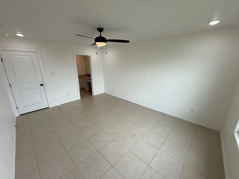 3510 Pascual De Leon Dr — Photo 17
