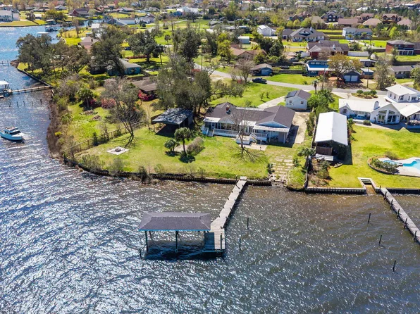 1135 N Bay Dr, Lynn Haven, FL 32444