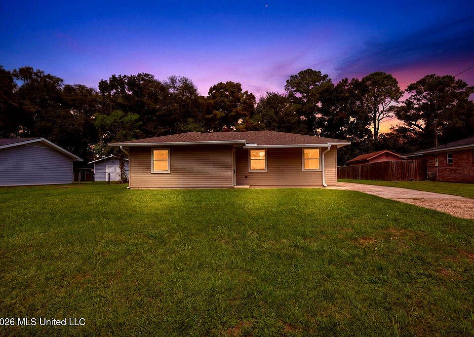 1st image of 328 Teringo Cir