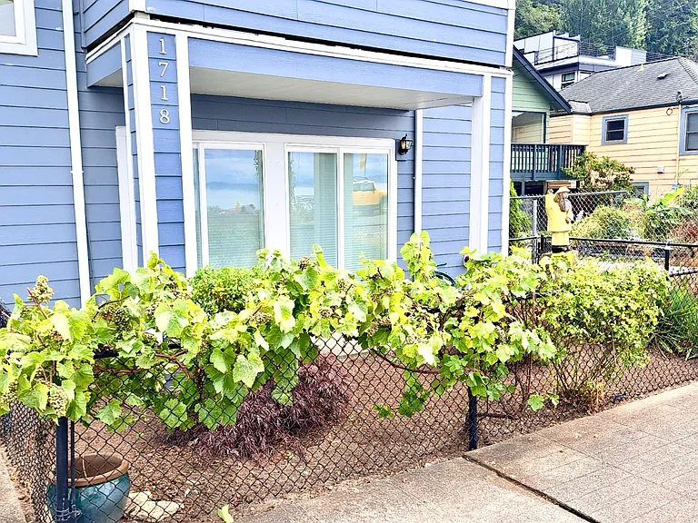 1718 Alki Ave SW #100 — Photo 39