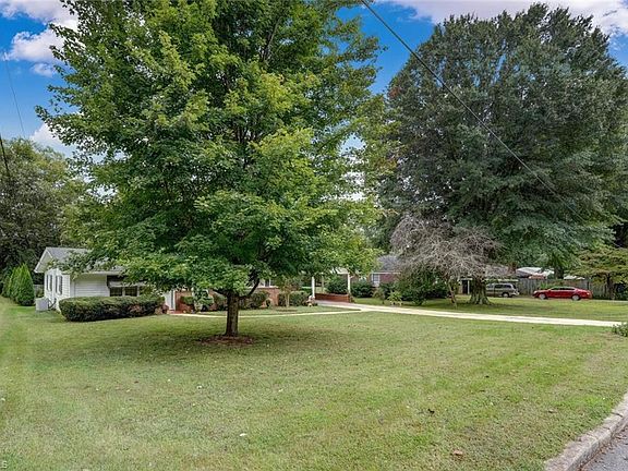 3rd image of 632 Highland Park Dr