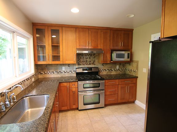 4th image of 1214 Maryann Dr