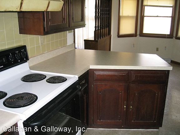 3rd image of 919 Canterbury Dr #11019078