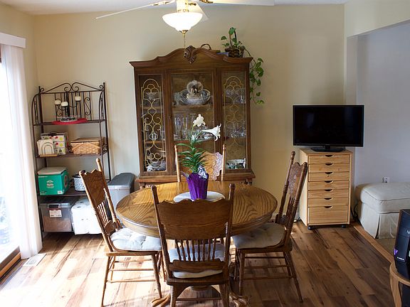 5th image of 1037 Bedford Woods Dr