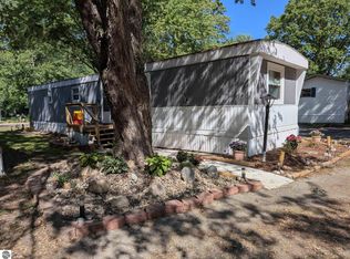 315 Linwood Ave, Alma, MI 48801