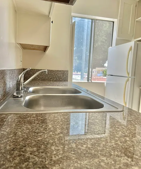 4804 Franklin Ave #8 — Photo 8