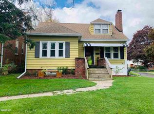 74 N Sunset Ave, Freeport, IL 61032