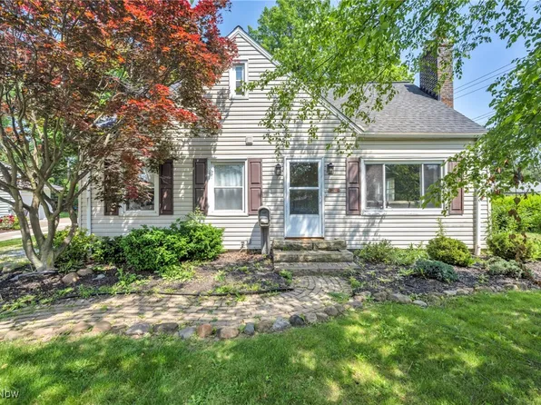 2911 Archwood Pl, Cuyahoga Falls, OH 44221