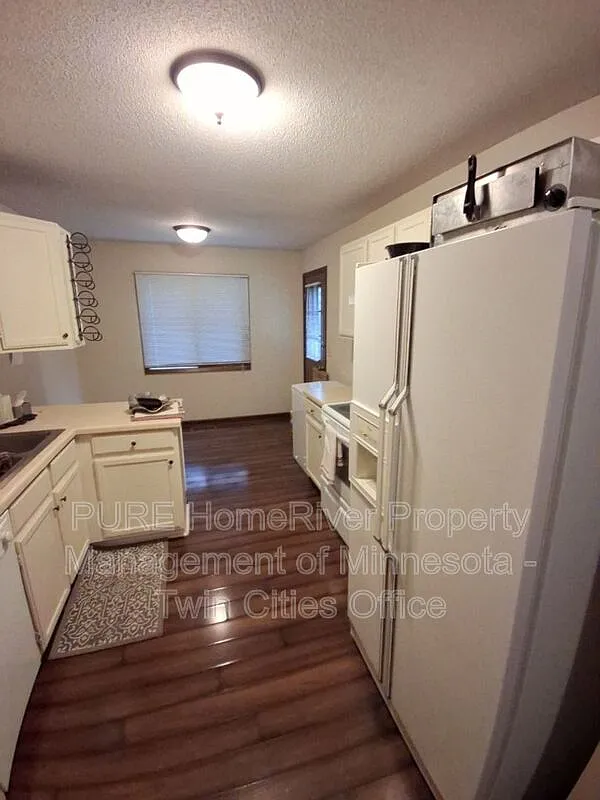 2 bed, 2.0 bath, 1067 sqft, $2,049 — Photo 3