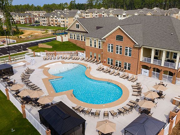 Invigorating Swimming Pool