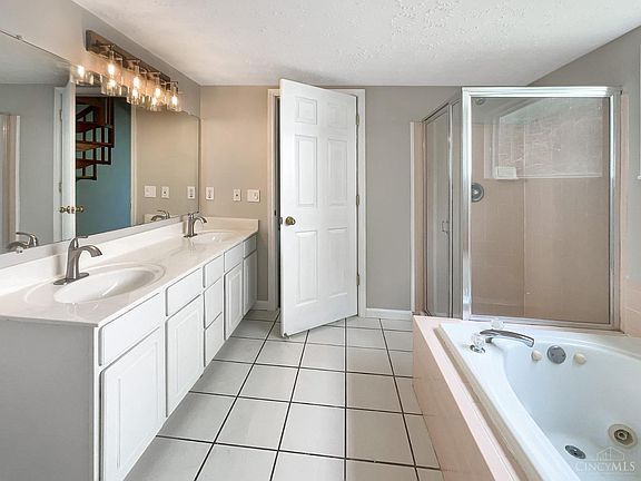 5th image of 2216 Woodacre Dr