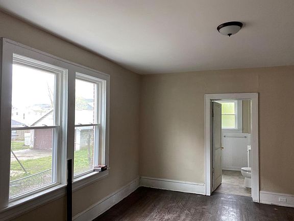 5th image of 1448 Hanover Ave NW