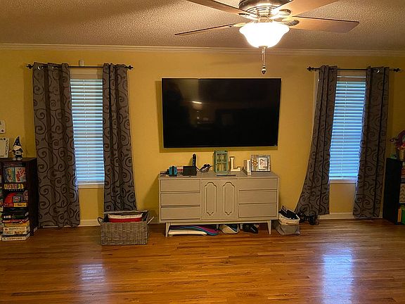 4th image of 456 Deerfield Cir