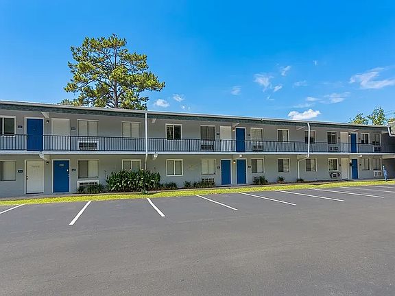 4th image of 2765 W Tharpe St #202