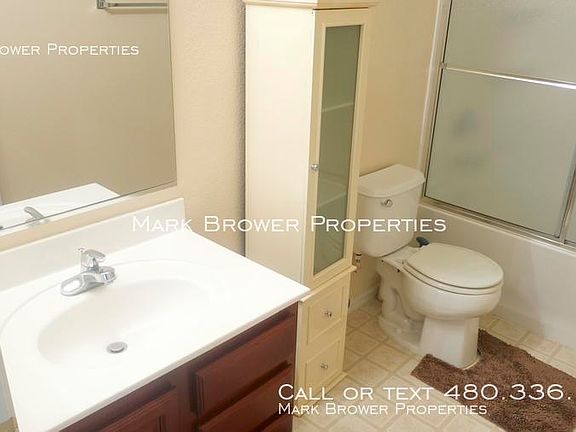 3rd image of 5861 E Hoover Ave