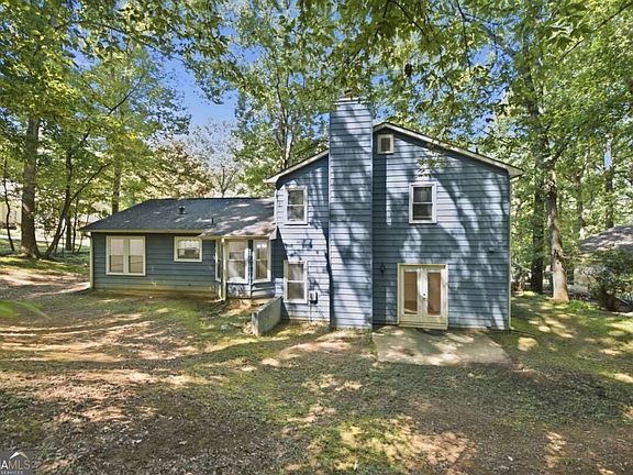 2nd image of 3863 Everett Ct