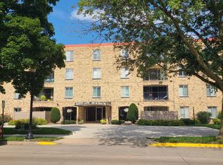 800 1st Dr NW APT 204, Austin, MN 55912