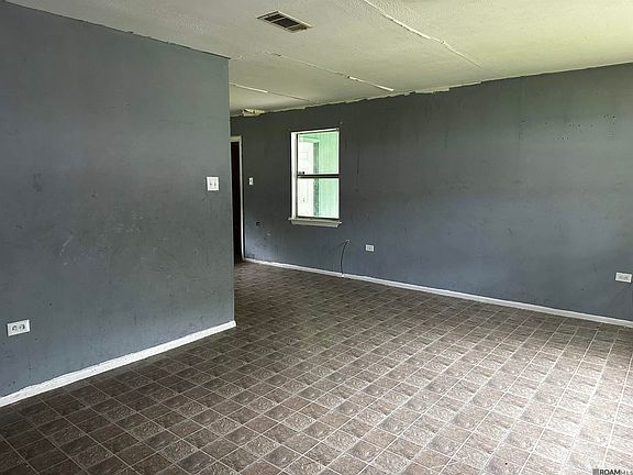 2nd image of 410 Willow St