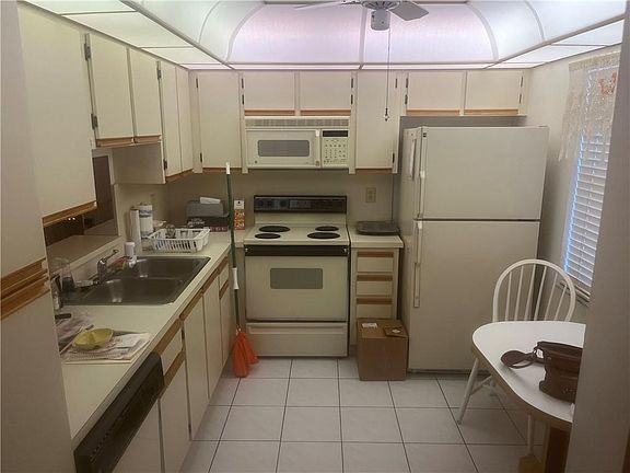 2nd image of 170 SE 5th Avenue #307