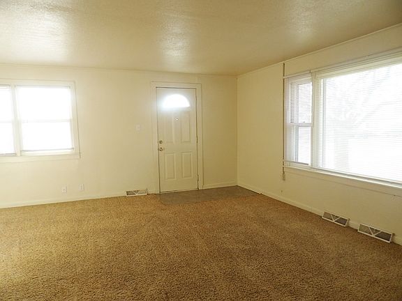 3rd image of 1616 W Potter Ave