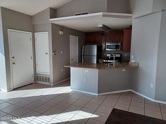 3rd image of 14029 Tierra Leona Dr