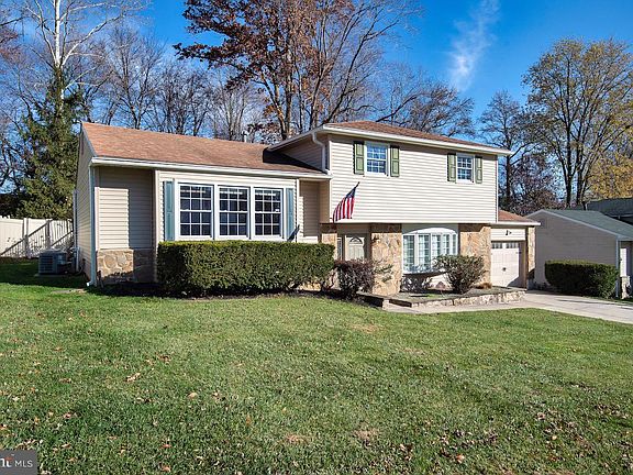 2nd image of 39 Sturbridge Dr