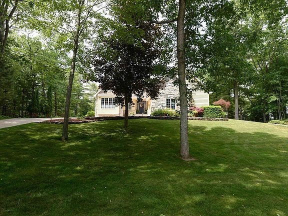 2nd image of 7021 Lakewood Dr