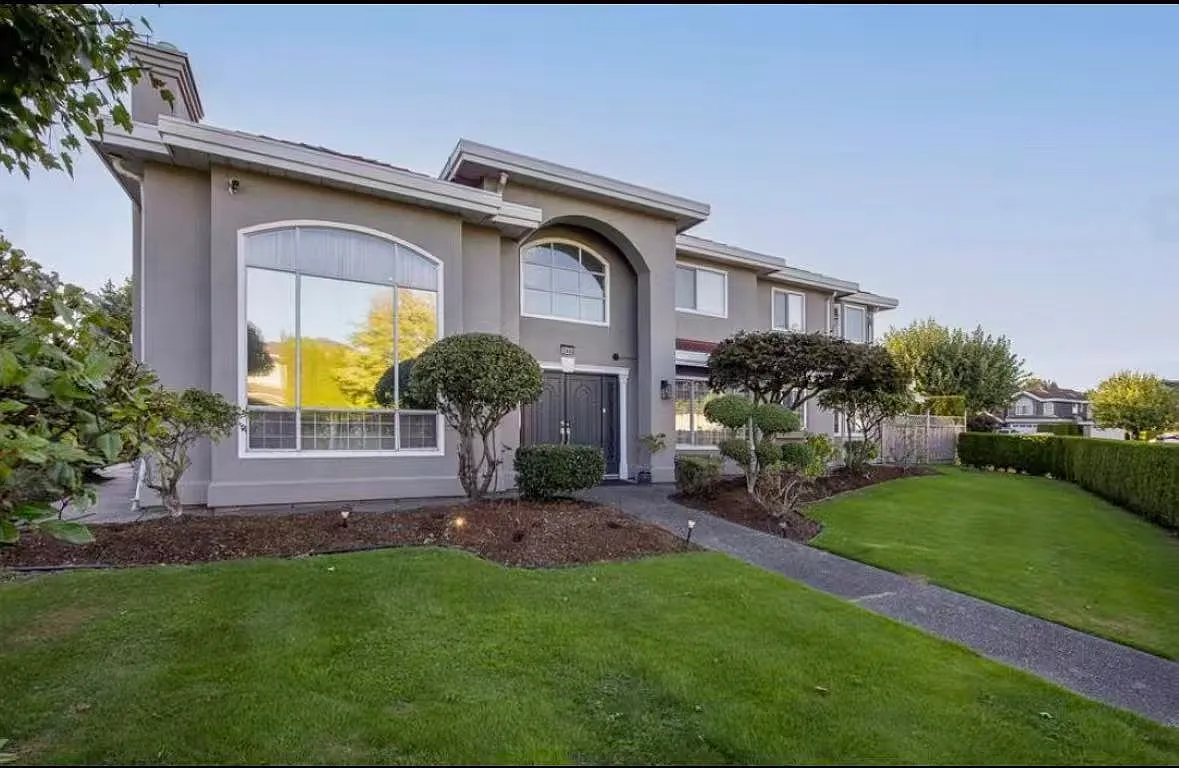6 bed, 3295 sqft, $7,000 — Photo 2