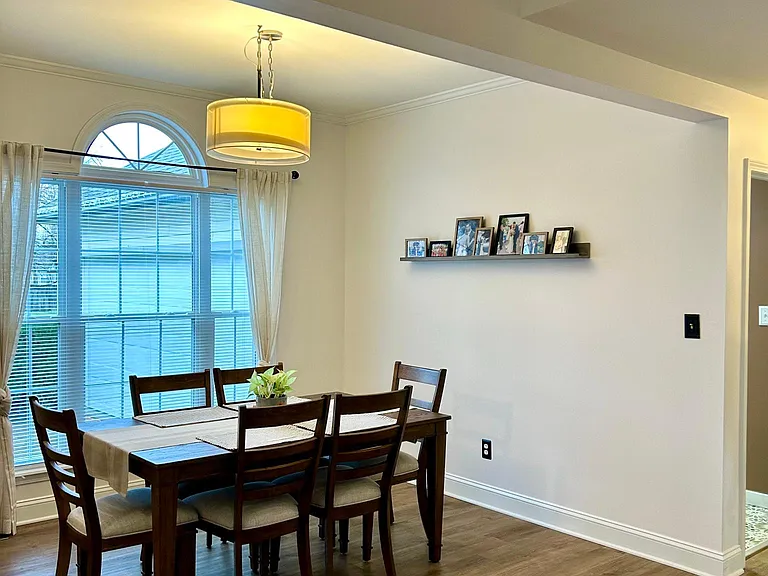 114 Montclair Ct — Photo 4