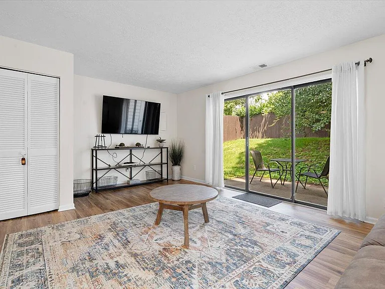 771 Spring Meadows Dr — Photo 10