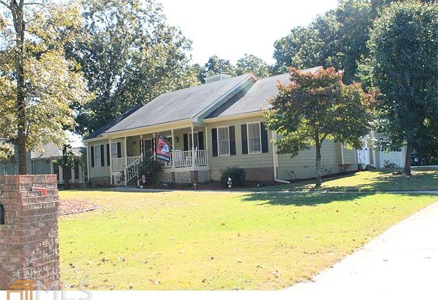 1st image of 825 Turner Dr
