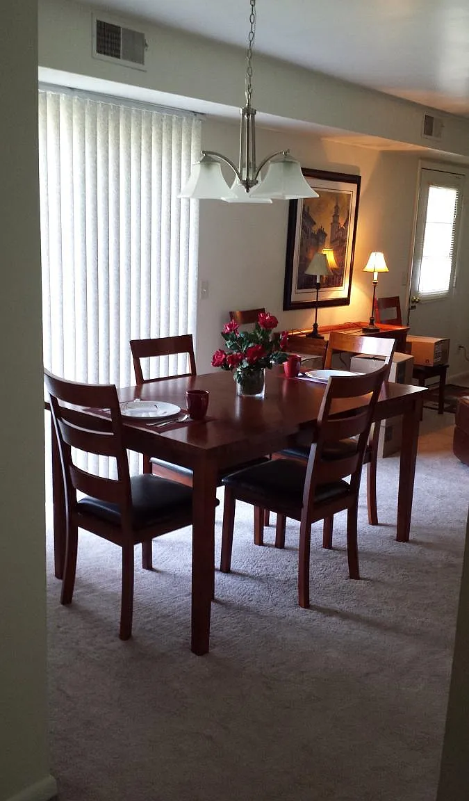 2 bed, 1100 sqft, $1,325 — Photo 4
