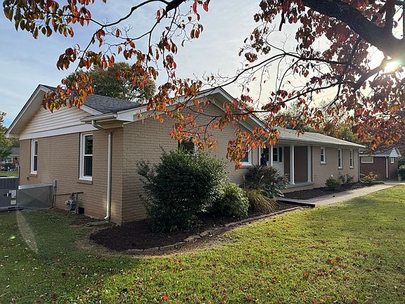2nd image of 516 Claremoor Ave
