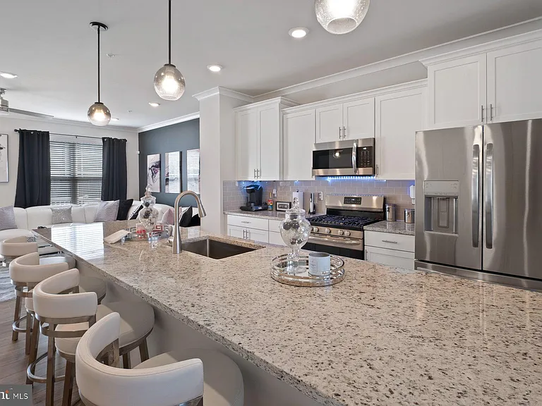 6960 Farragut Dr — Photo 13