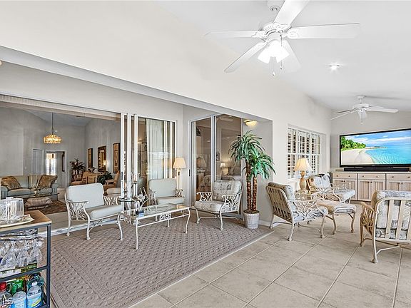 3rd image of 8040 Glen Abbey Cir