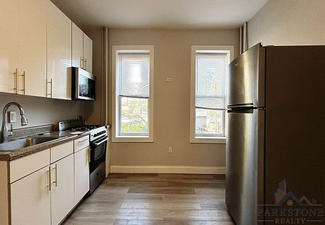 1st image of 1062-64 W Side Ave #26E